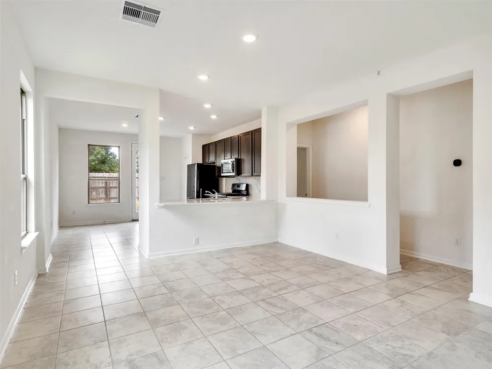 6011 Whitewing Road Rosenberg, TX 77469