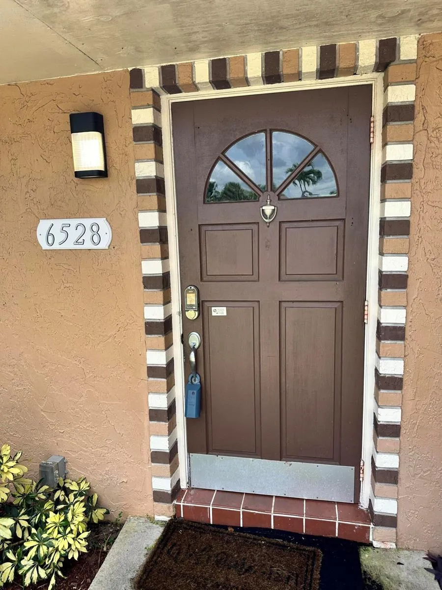 6528 COUNTRY WOOD WAY Delray Beach, FL 33484