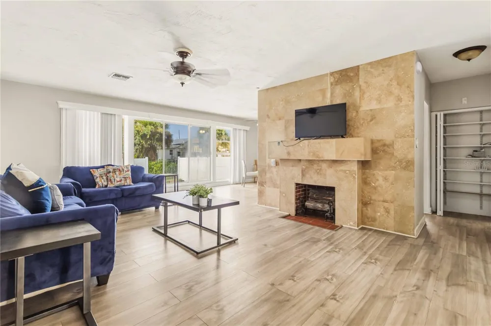 582 REVILO BOULEVARD Daytona Beach, FL 32118