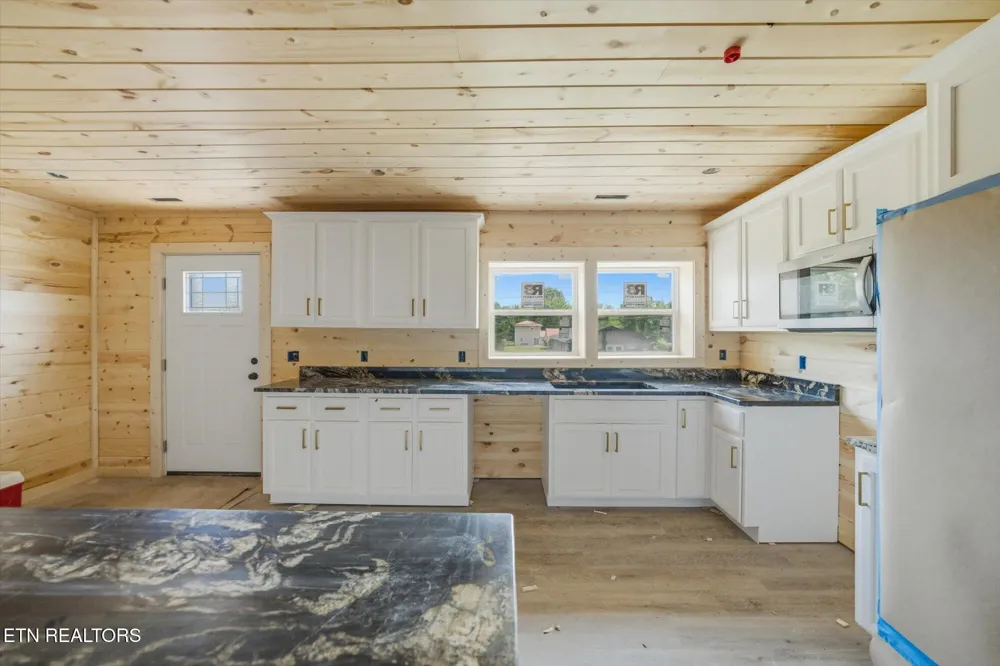 212 Caton Rd Sevierville, TN 37862