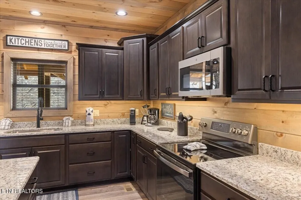 2759 Overholt Tr Sevierville, TN 37862