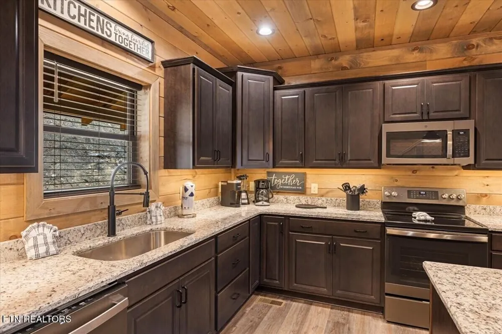 2759 Overholt Tr Sevierville, TN 37862