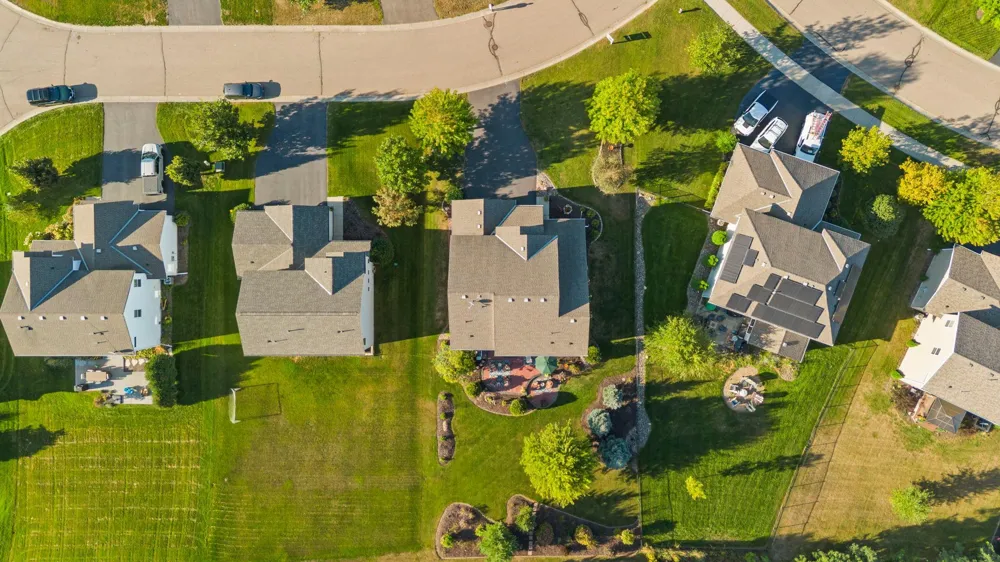 2442 Lacy Lane Victoria, MN 55386
