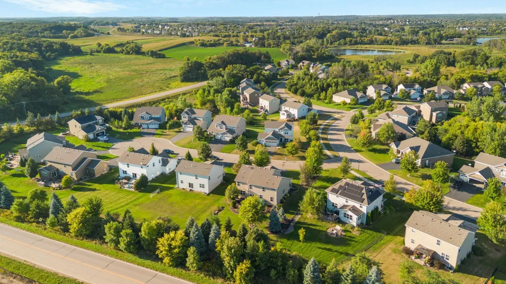 2442 Lacy Lane Victoria, MN 55386
