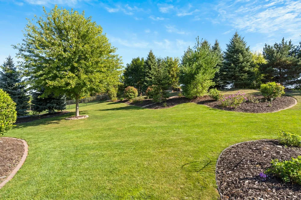 2442 Lacy Lane Victoria, MN 55386
