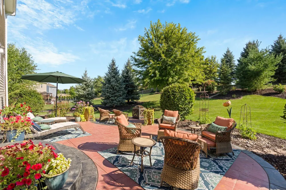 2442 Lacy Lane Victoria, MN 55386