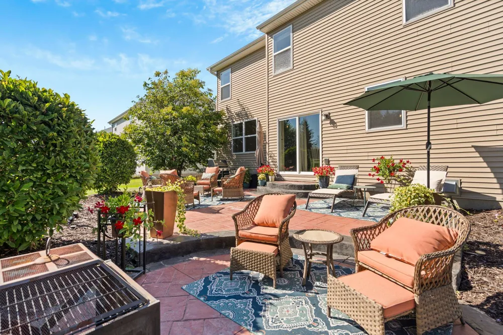 2442 Lacy Lane Victoria, MN 55386