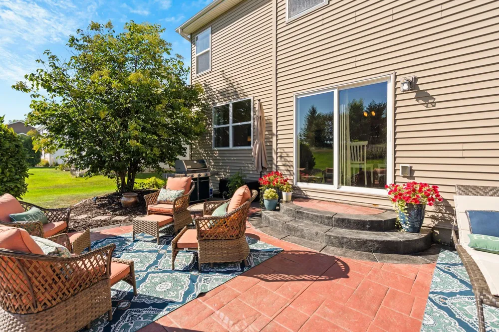 2442 Lacy Lane Victoria, MN 55386