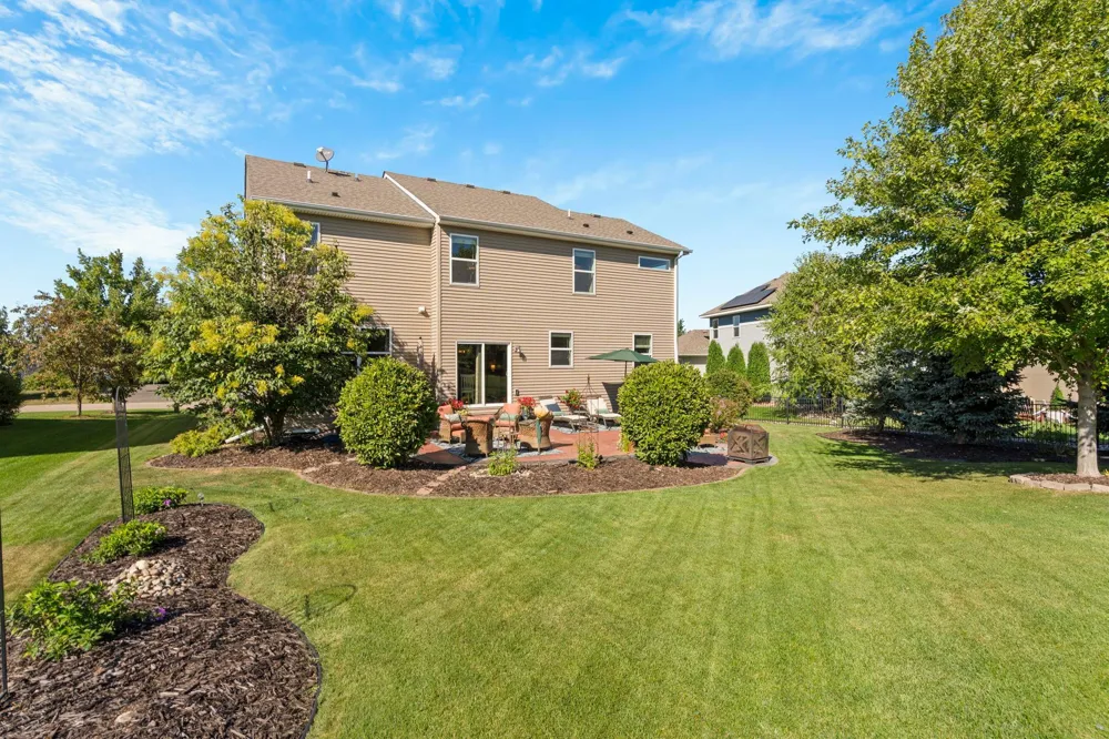 2442 Lacy Lane Victoria, MN 55386
