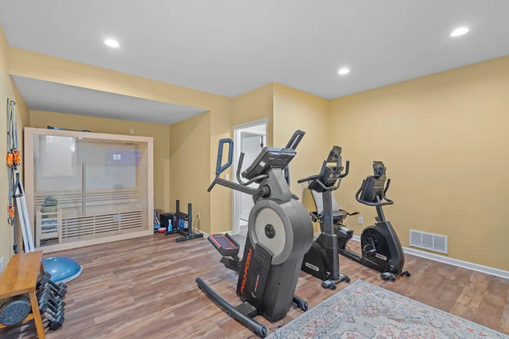 2442 Lacy Lane Victoria, MN 55386