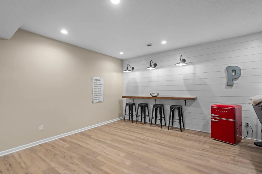 2442 Lacy Lane Victoria, MN 55386