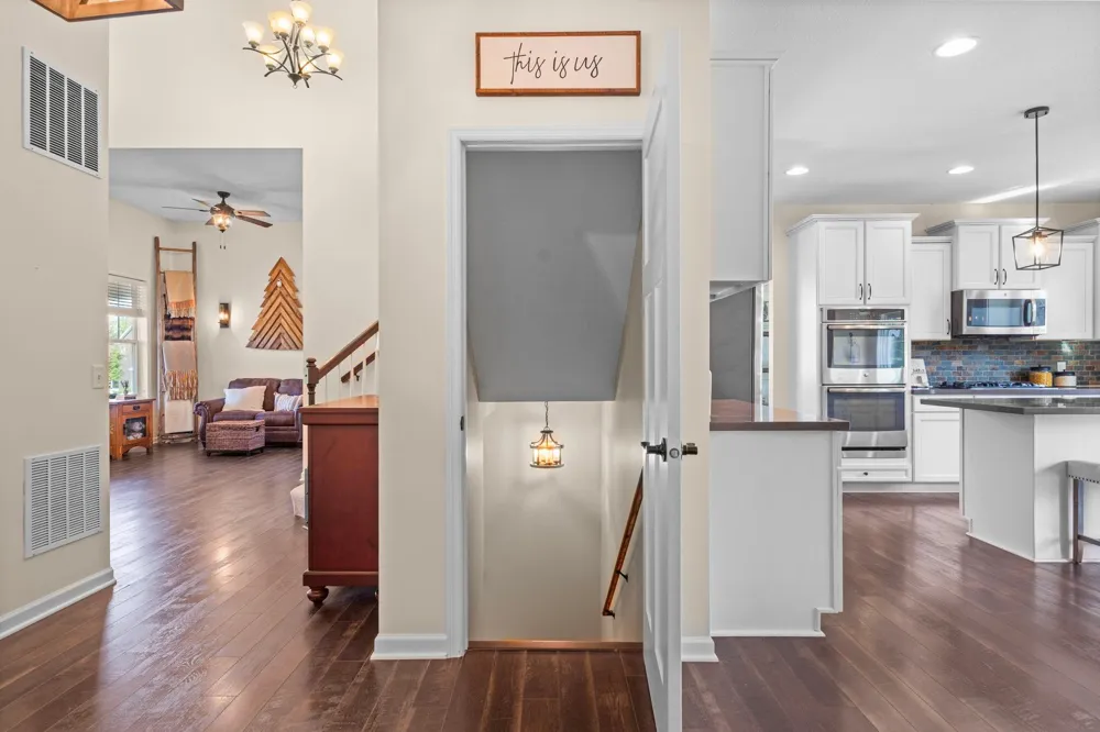 2442 Lacy Lane Victoria, MN 55386