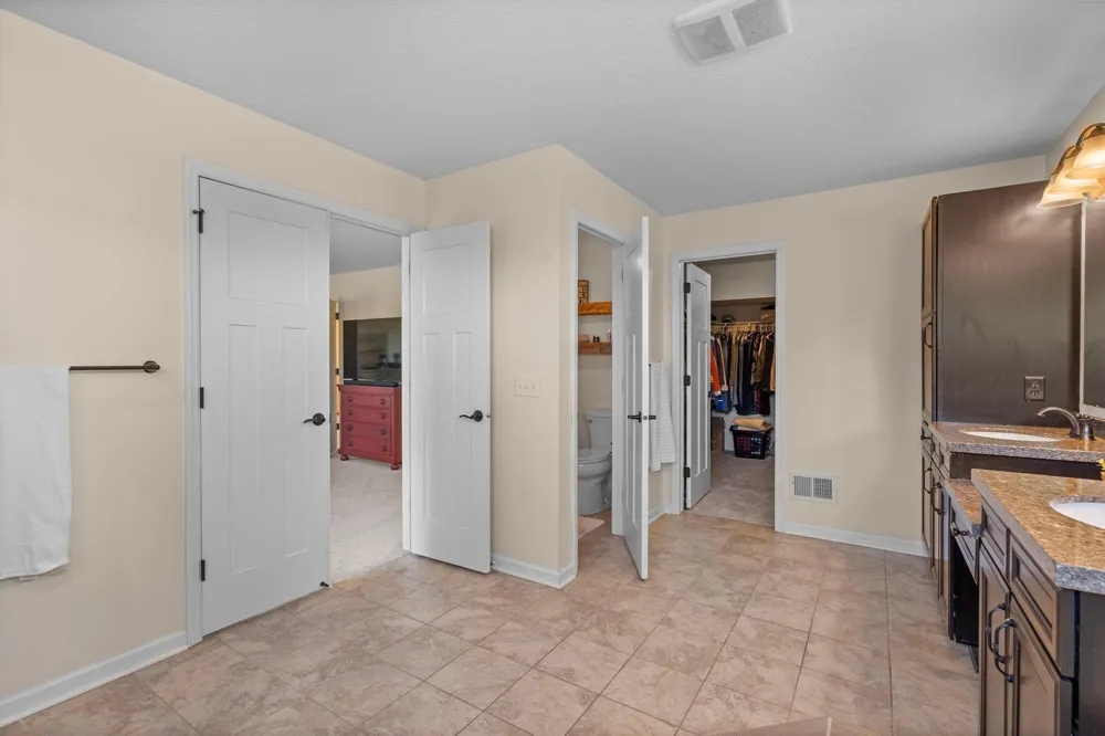 2442 Lacy Lane Victoria, MN 55386