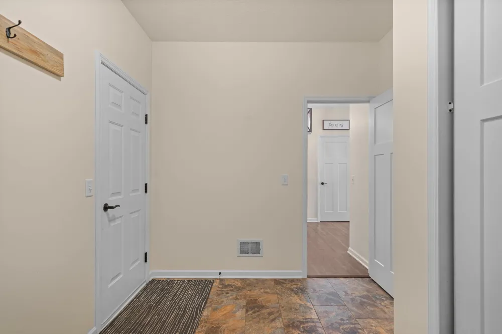 2442 Lacy Lane Victoria, MN 55386