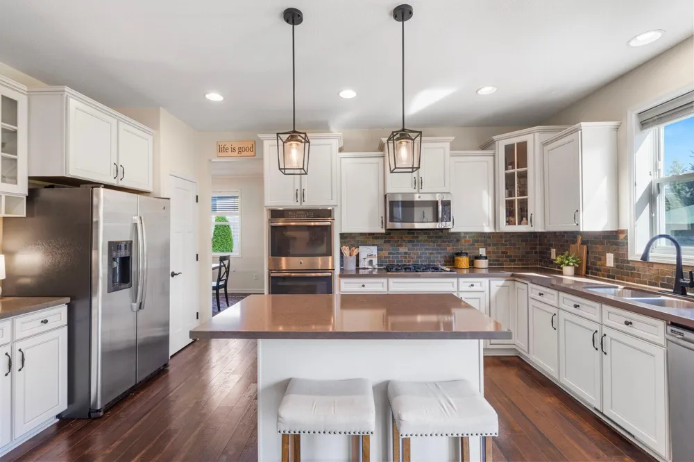 2442 Lacy Lane Victoria, MN 55386