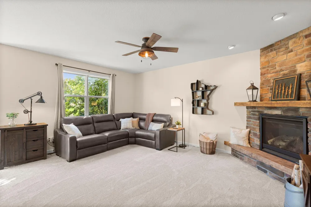 2442 Lacy Lane Victoria, MN 55386