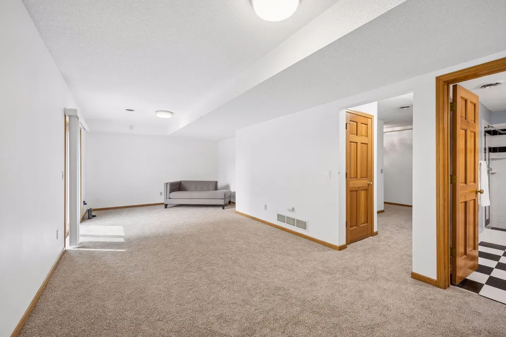 16005 22nd Avenue Plymouth, MN 55447