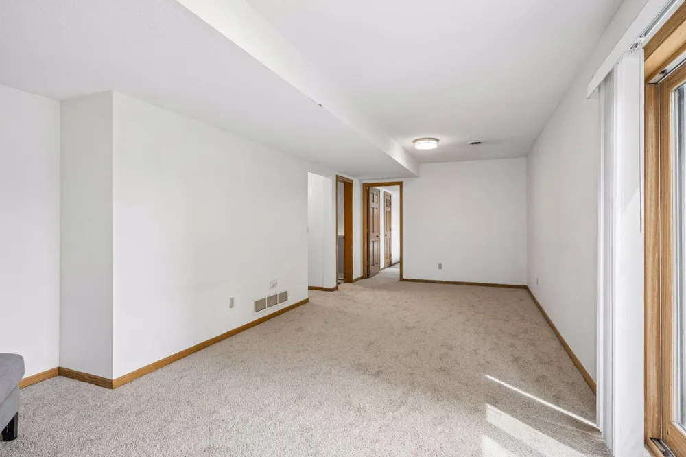 16005 22nd Avenue Plymouth, MN 55447