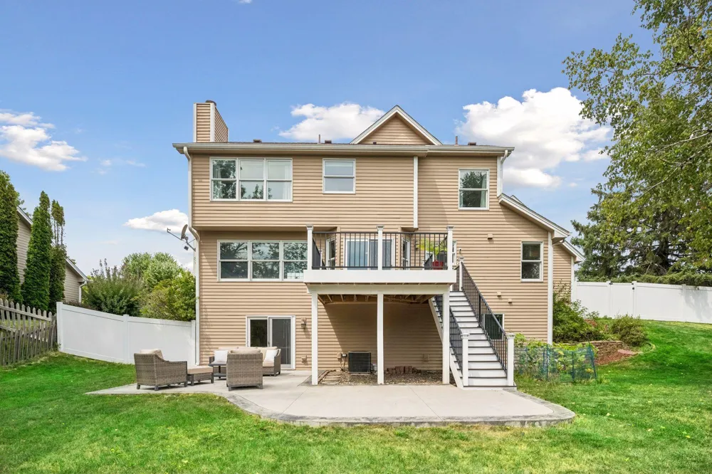 16005 22nd Avenue Plymouth, MN 55447