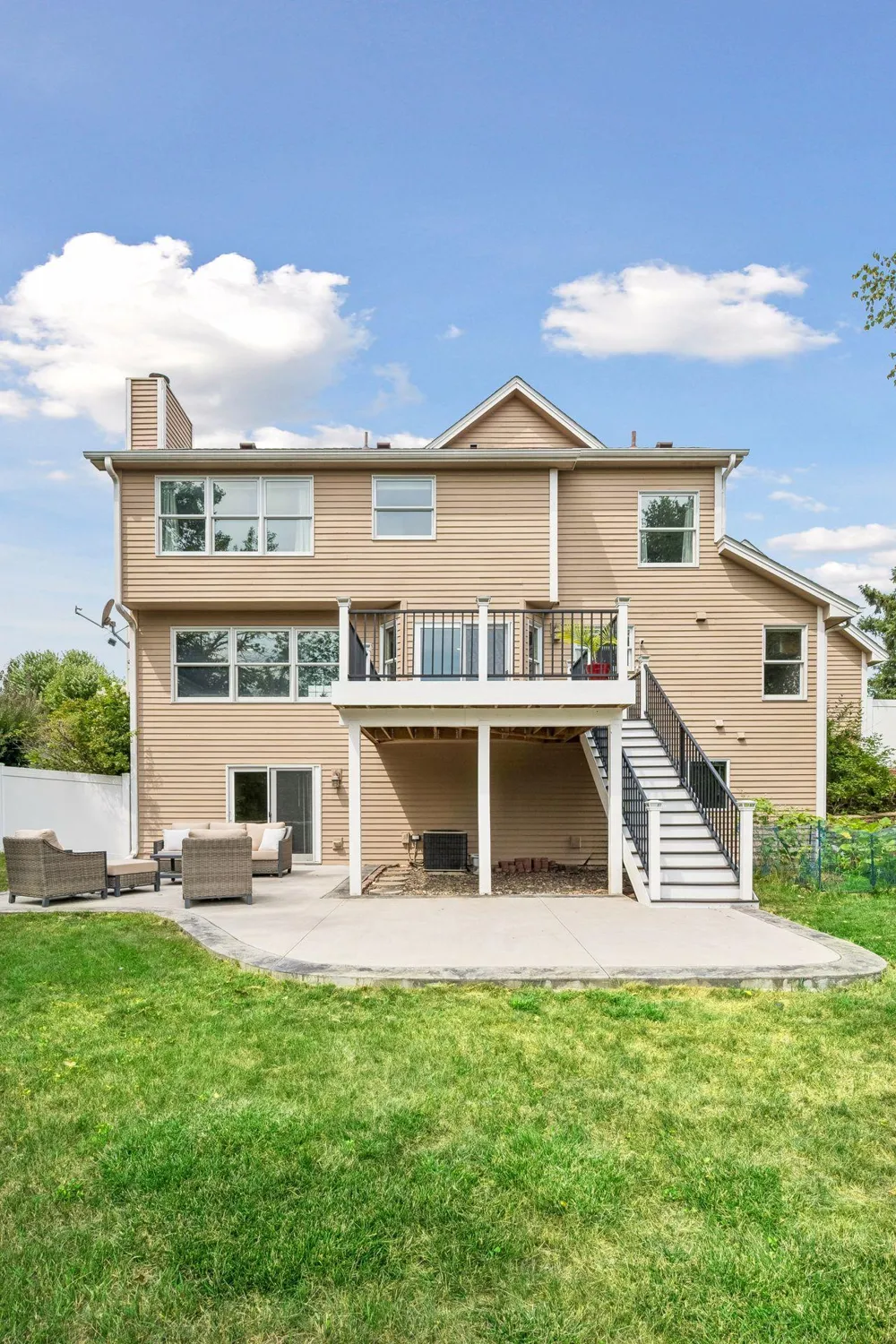 16005 22nd Avenue Plymouth, MN 55447