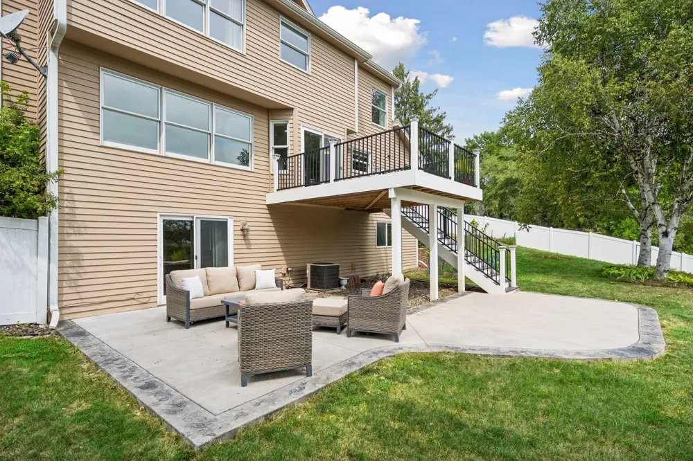 16005 22nd Avenue Plymouth, MN 55447