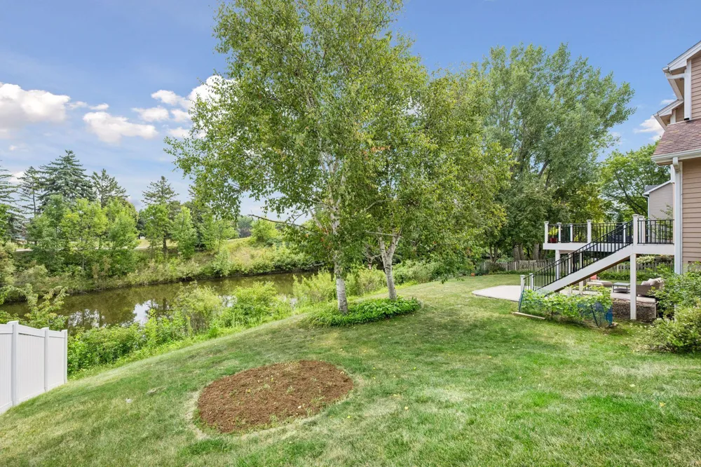 16005 22nd Avenue Plymouth, MN 55447