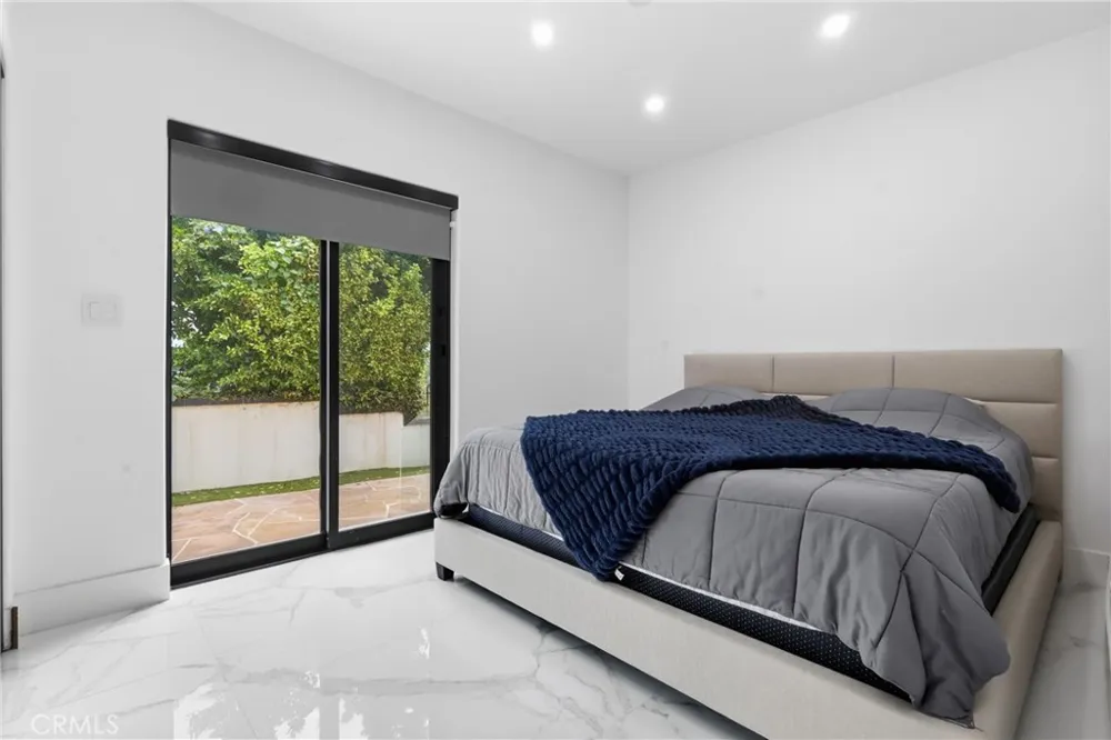 5252 Darro Road Woodland Hills, CA 91364