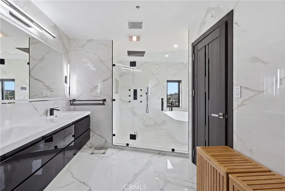 5252 Darro Road Woodland Hills, CA 91364