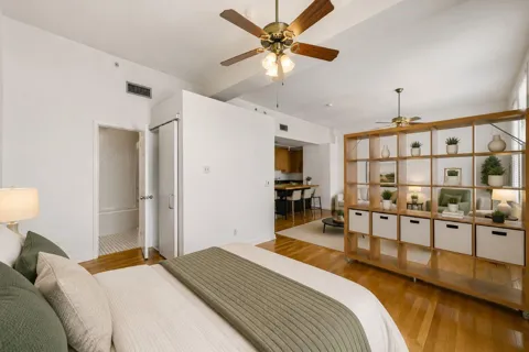 915 Franklin Street #6F
