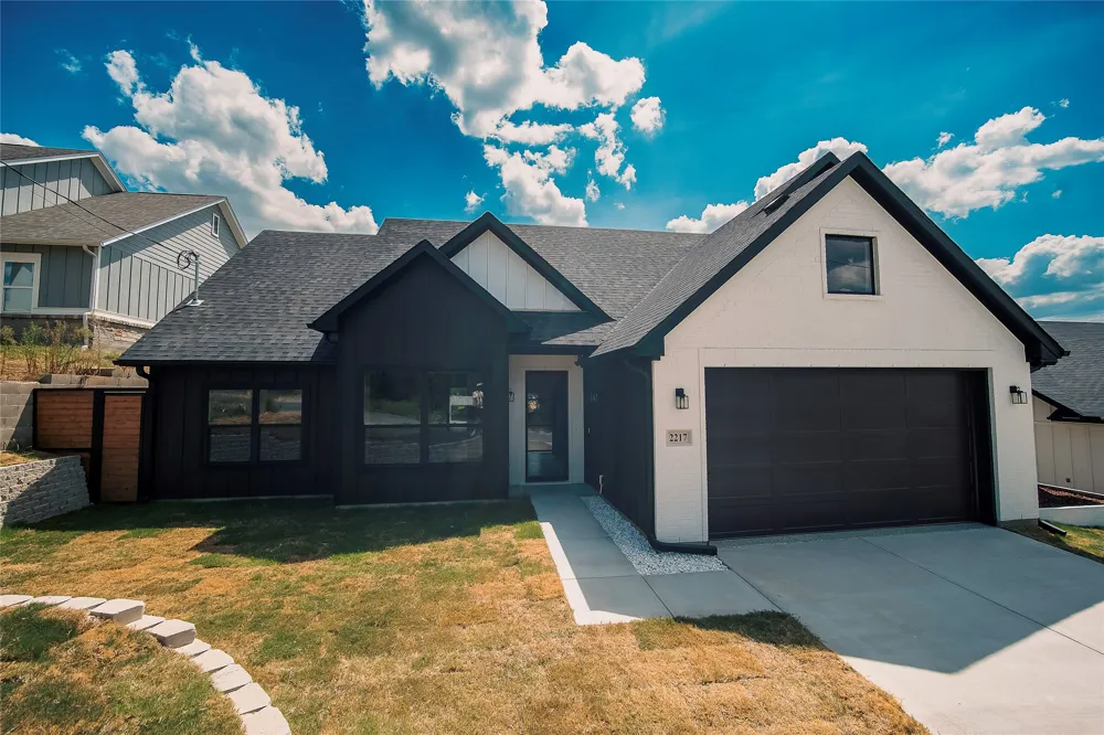 2217 Christine Drive Granbury, TX 76048