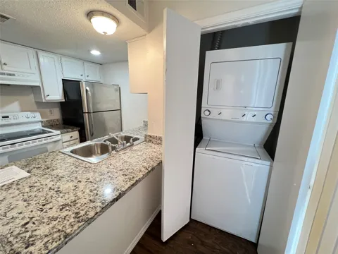 9520 Royal Lane #324