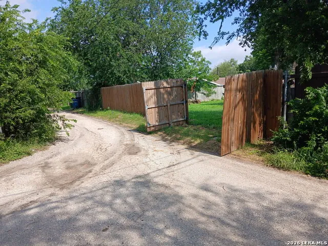 4102 HUNTING PATH San Antonio, TX 78218