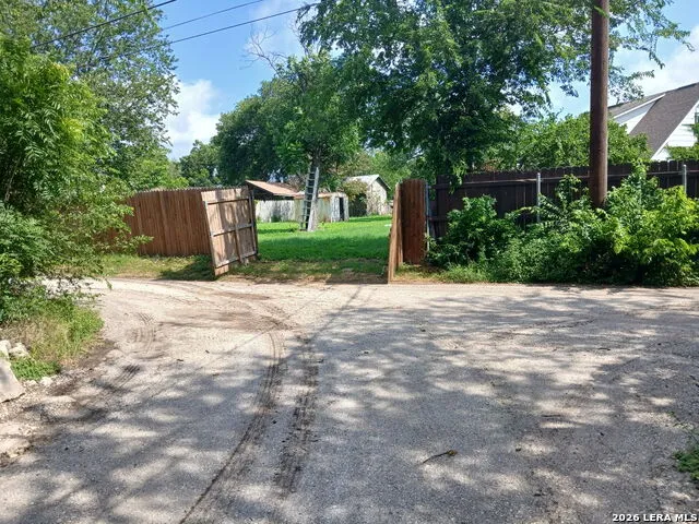 4102 HUNTING PATH San Antonio, TX 78218