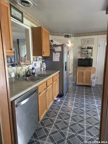 4102 HUNTING PATH San Antonio, TX 78218