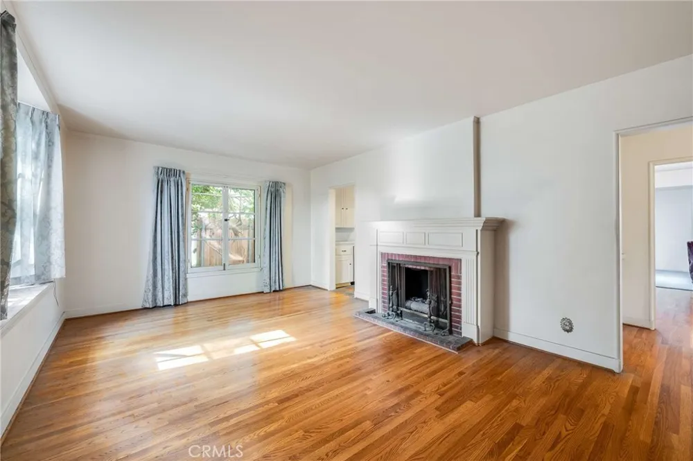 4235 Pepperwood Long Beach, CA 90808
