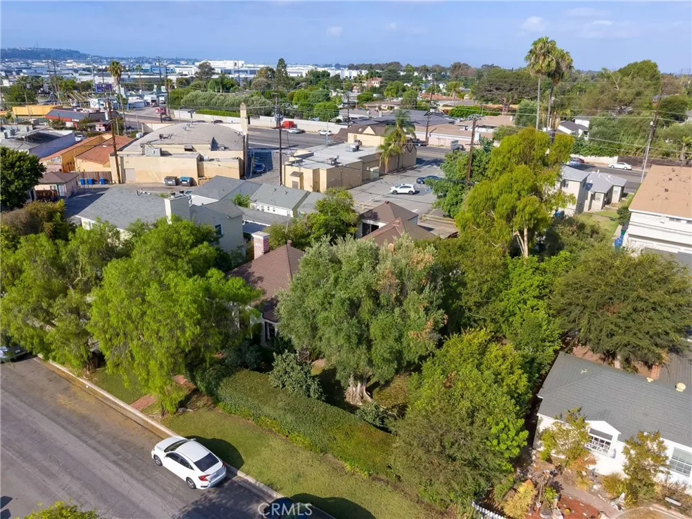 4235 Pepperwood Long Beach, CA 90808