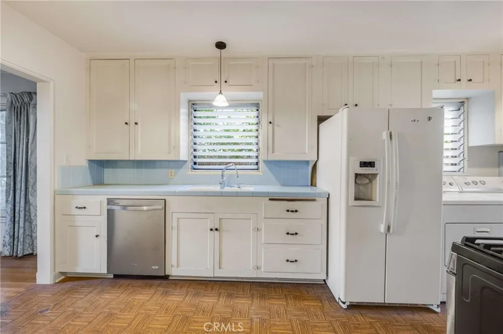 4235 Pepperwood Long Beach, CA 90808