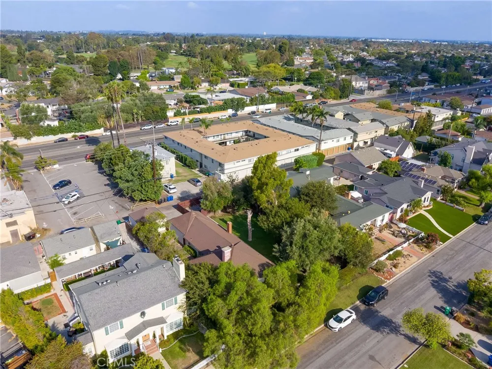 4235 Pepperwood Long Beach, CA 90808