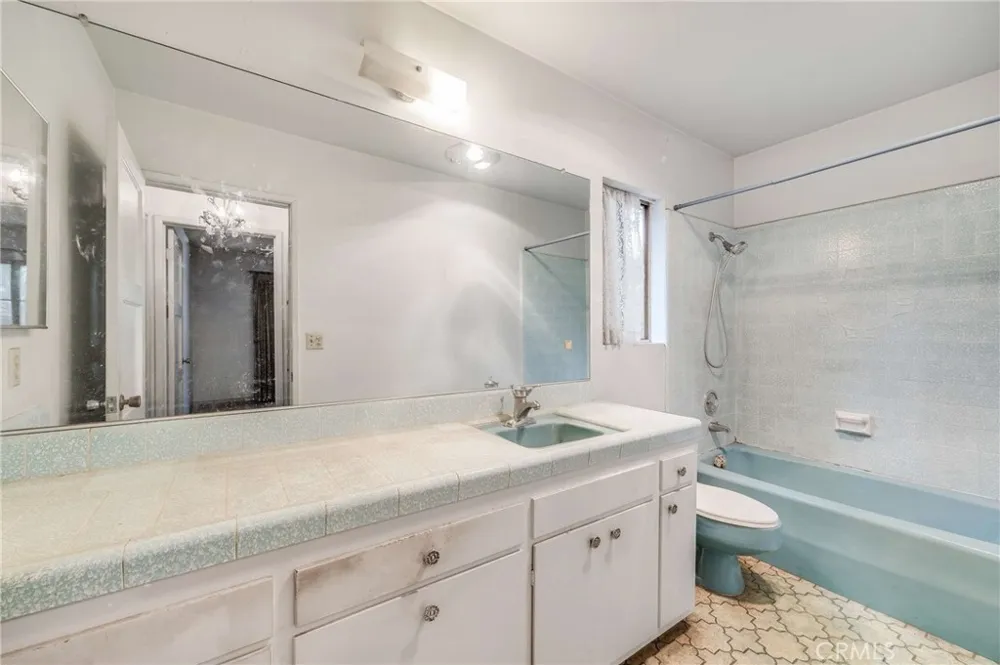 4235 Pepperwood Long Beach, CA 90808