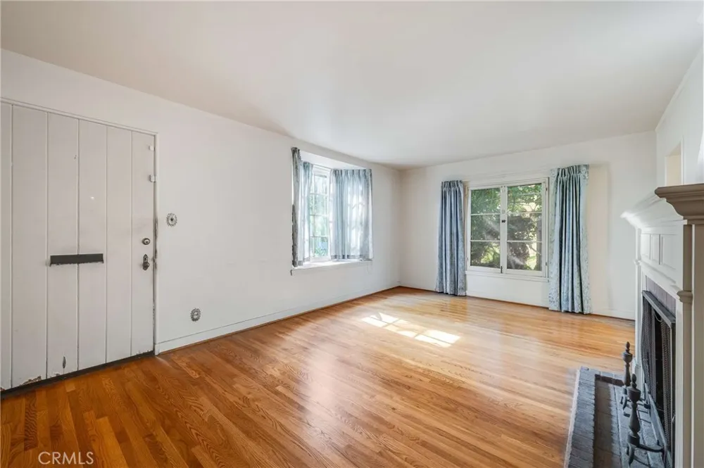4235 Pepperwood Long Beach, CA 90808
