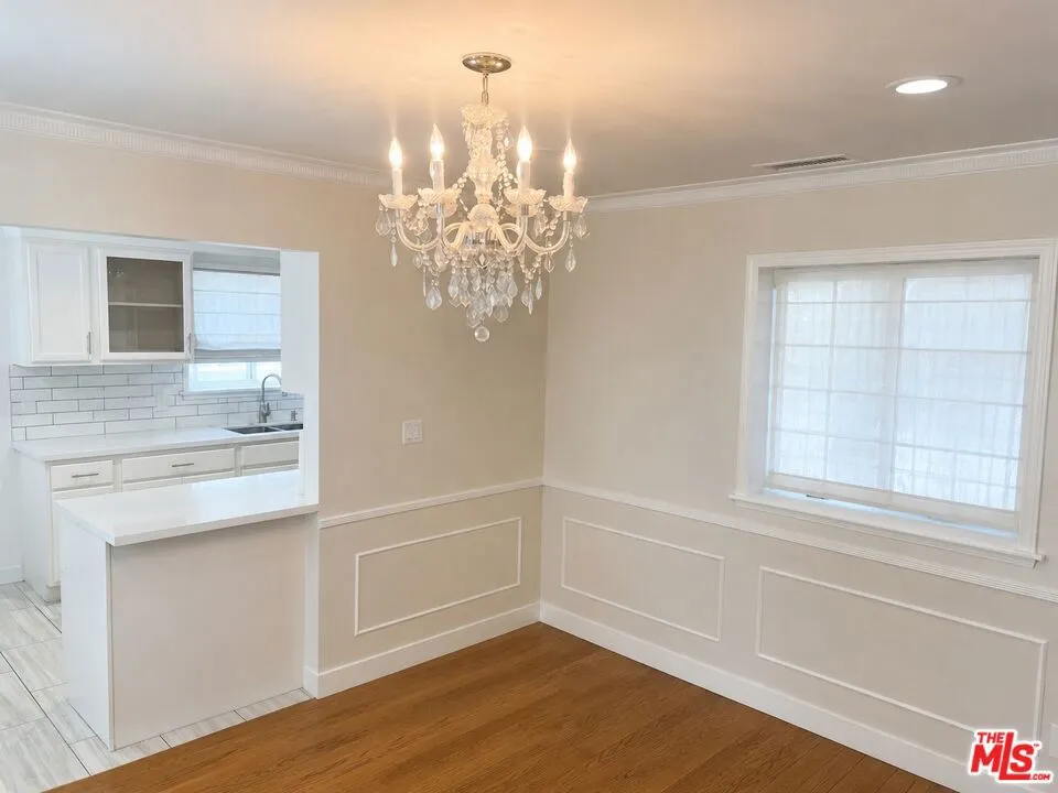 3713 Buckingham Road Los Angeles, CA 90016