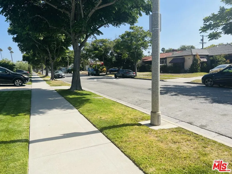 3713 Buckingham Road Los Angeles, CA 90016