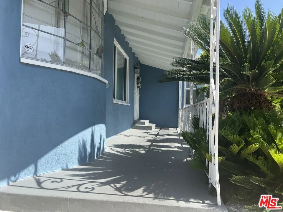 3713 Buckingham Road Los Angeles, CA 90016