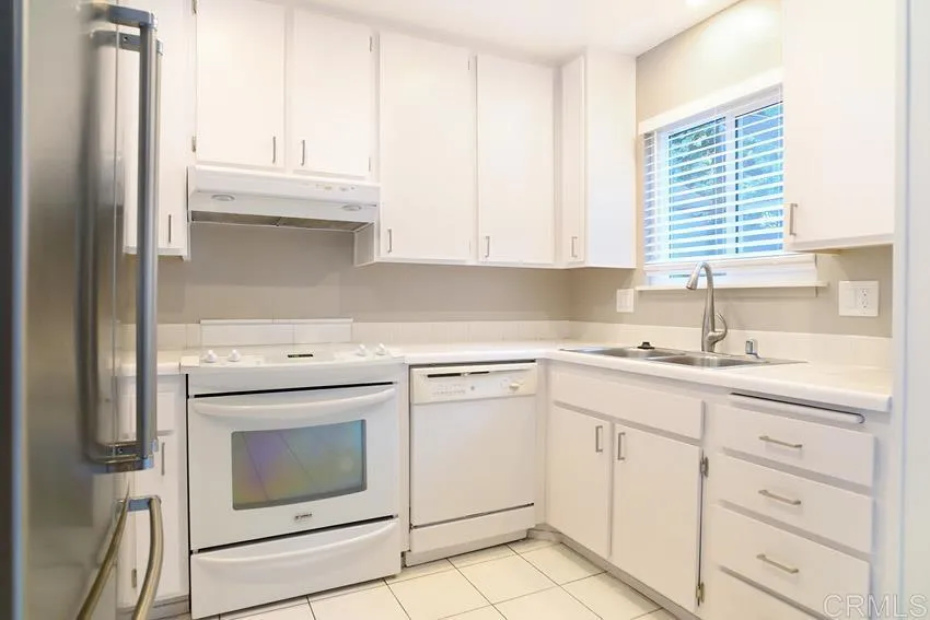 9007 Fanita Rancho Road Santee, CA 92071