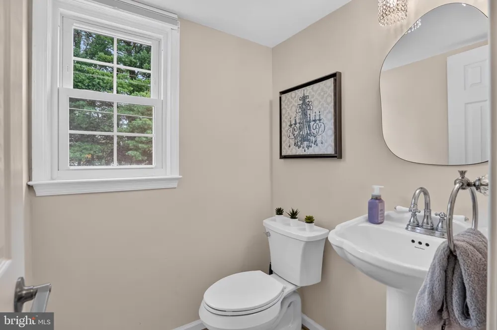 13407 BROOKFIELD DRIVE Chantilly, VA 20151