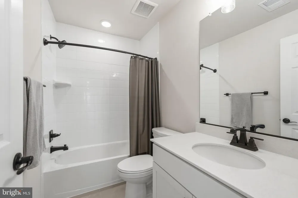 123 CURTAIN FALL DRIVE Middletown, VA 22645