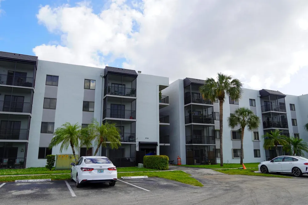 3720 PINE ISLAND ROAD #334 Sunrise, FL 33351