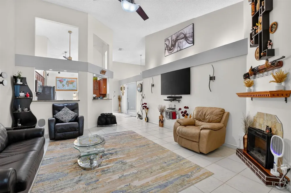 9219 Vineland Court #D Boca Raton, FL 33496