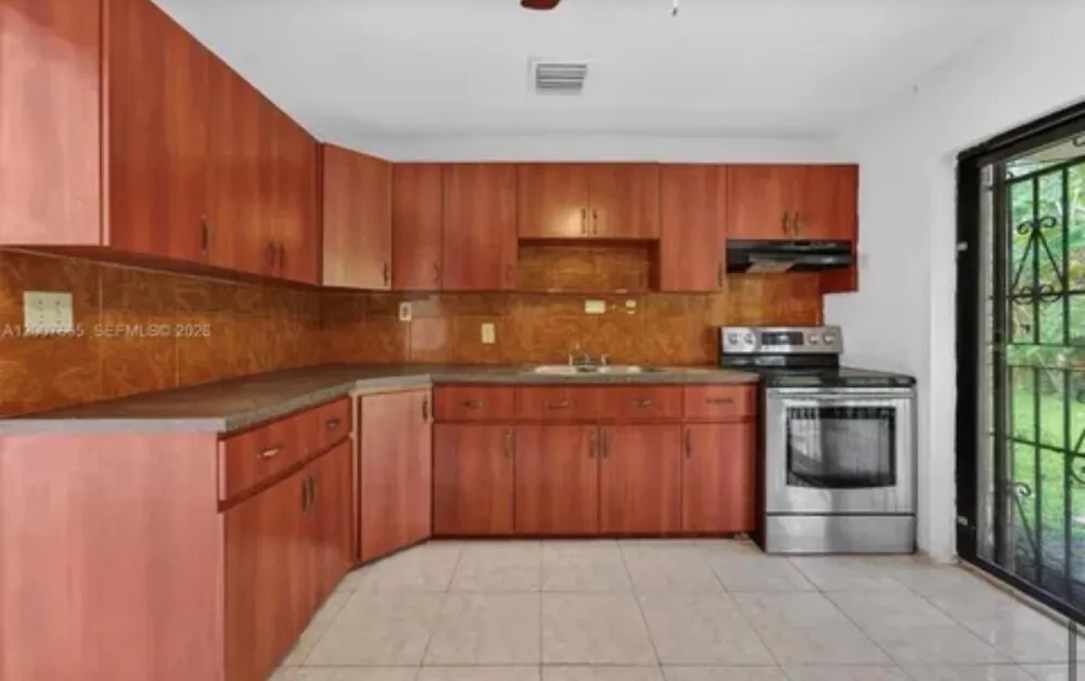 11120 NW 6TH AVENUE Miami Shores, FL 33168