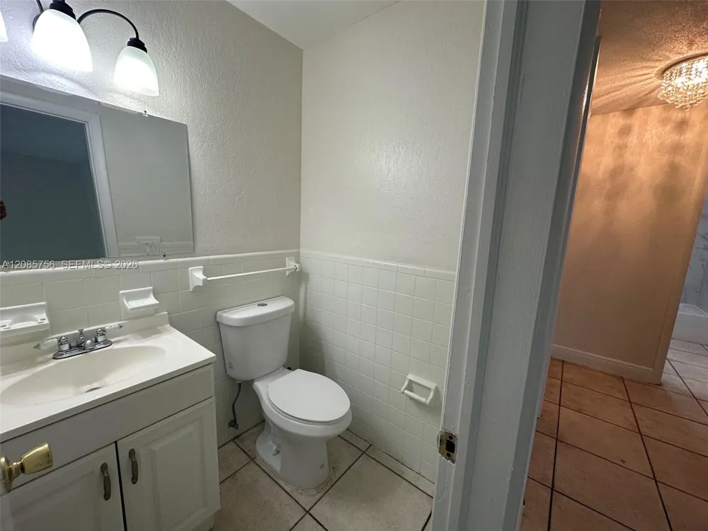 1105 NE 5th Ter #4 Fort Lauderdale, FL 33304